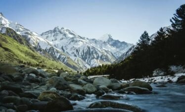 Guided Nomad culture and nature walk foothills of Dhouladhar